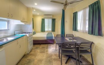 Alex Beach Cabins - Accommodation Nelson Bay 36