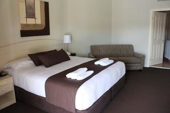 Bowen Inn Motel - Accommodation Nelson Bay 1