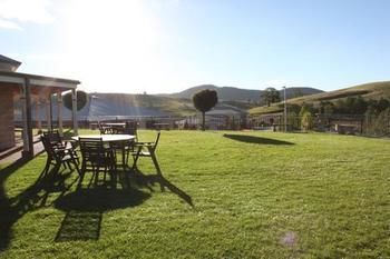 Bowen Inn Motel - Accommodation Nelson Bay 2