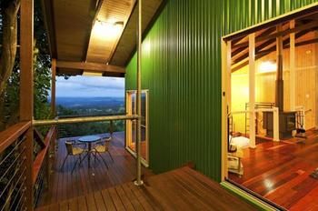 Treetops Accommodation Montville - Accommodation Nelson Bay 6
