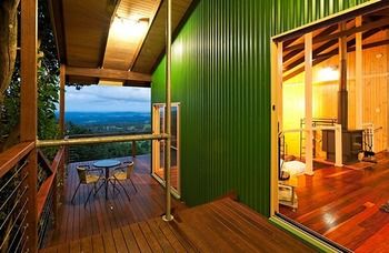 Treetops Accommodation Montville - Accommodation Nelson Bay 10