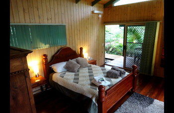 Treetops Accommodation Montville - Accommodation Nelson Bay 18