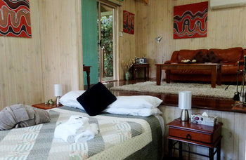Treetops Accommodation Montville - Accommodation Nelson Bay 40