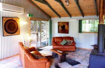 Treetops Accommodation Montville - Accommodation Nelson Bay 41