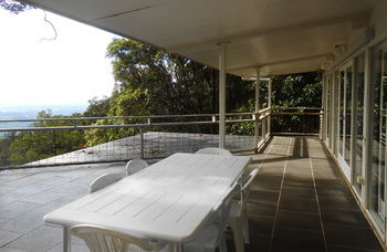Treetops Accommodation Montville - Accommodation Nelson Bay 62