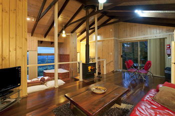 Treetops Accommodation Montville - Accommodation Nelson Bay 73