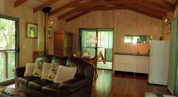 Treetops Accommodation Montville - Accommodation Nelson Bay 75