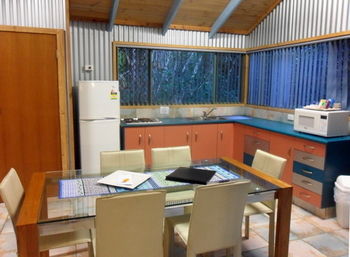 Treetops Accommodation Montville - Accommodation Nelson Bay 82