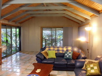 Treetops Accommodation Montville - Accommodation Nelson Bay 85