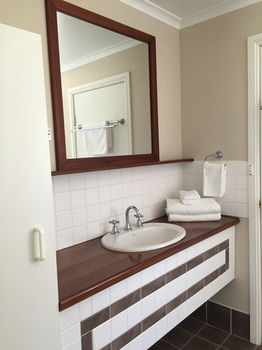 Belford Cottages - Accommodation Nelson Bay 0