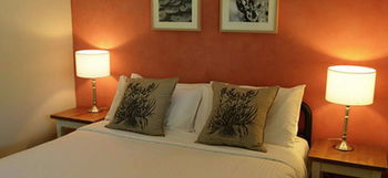 Belford Cottages - Accommodation Nelson Bay 2