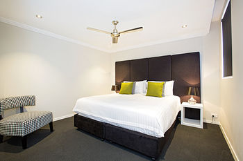 Astina Serviced Apartments - Parkside - Accommodation Nelson Bay 3