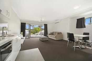Cooroy Luxury Motel Apartments Noosa - Accommodation Nelson Bay 11