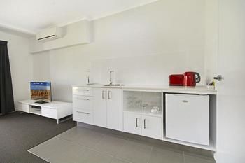 Cooroy Luxury Motel Apartments Noosa - Accommodation Nelson Bay 14