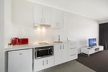 Cooroy Luxury Motel Apartments Noosa - Accommodation Nelson Bay 15