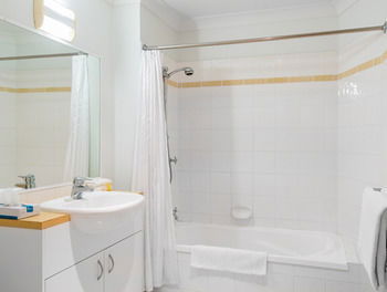 The Brighton Apartments - Accommodation Nelson Bay 6