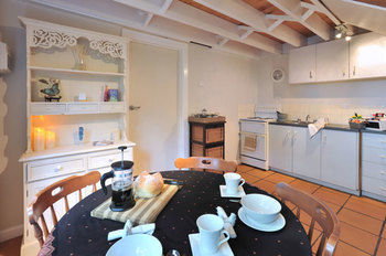 Santosa Cottage - Accommodation Nelson Bay 6