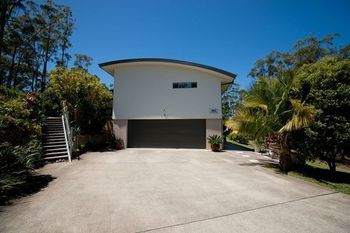 Moonee Beach Executive Retreat - Accommodation Nelson Bay 4