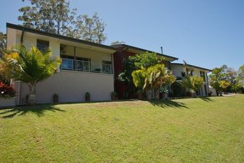 Moonee Beach Executive Retreat - Accommodation Nelson Bay 14
