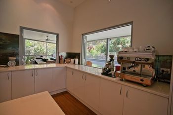 Moonee Beach Executive Retreat - Accommodation Nelson Bay 20