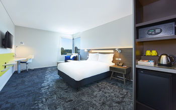 Holiday Inn Express Sydney Macquarie Park - Accommodation Nelson Bay 4