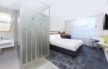Holiday Inn Express Sydney Macquarie Park - Accommodation Nelson Bay 11