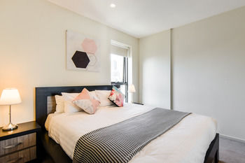 UrbanMinder @ La Banque - Nelsons Bay Accommodation 0