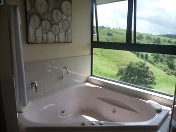 Bald Knob QLD Accommodation Nelson Bay