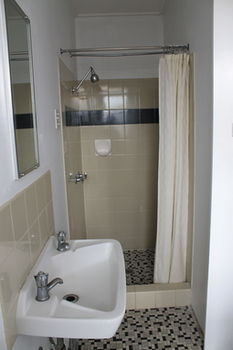 Hotel Beach House Nambour - Accommodation Nelson Bay 0