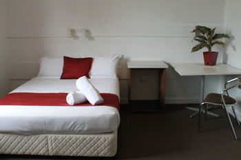 Hotel Beach House Nambour - Accommodation Nelson Bay 3