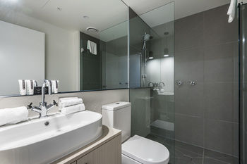 Playhouse Apartments - Accommodation Nelson Bay 4