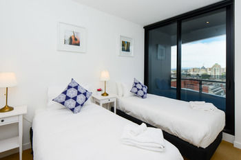 UrbanMinder At SQ - Nelsons Bay Accommodation 5