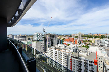 UrbanMinder At SQ - Nelsons Bay Accommodation 7