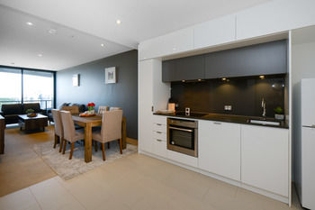 UrbanMinder At SQ - Nelsons Bay Accommodation 10