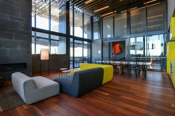 UrbanMinder At SQ - Nelsons Bay Accommodation 16