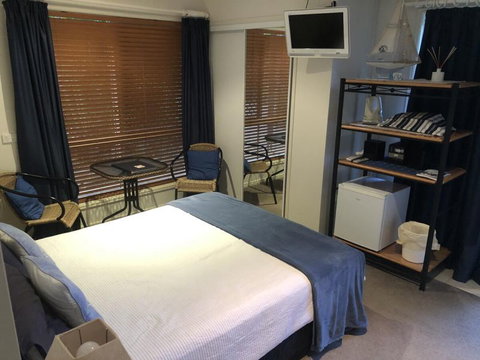 Beach House Redcliffe - Nelsons Bay Accommodation 2