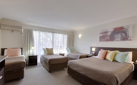 BEST WESTERN Tall Trees Canberra - Accommodation Nelson Bay 3