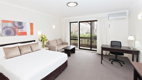 BEST WESTERN Tall Trees Canberra - Accommodation Nelson Bay 4