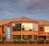 Best Western Plus Hovell Tree Inn - Accommodation Nelson Bay
