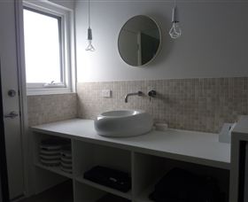 Little Holkham - Accommodation Nelson Bay 3