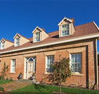 Racecourse Inn - The - Accommodation Nelson Bay