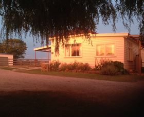 Fairview Bed And Breakfast Cottage - Accommodation Nelson Bay 0