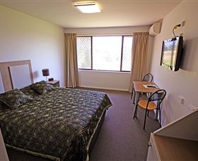Mornington Inn Hotel Motel - The - Accommodation Nelson Bay 2