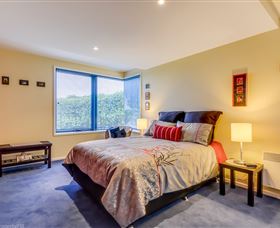 Carol's B&B - Accommodation Nelson Bay 2