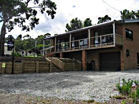 Daniel's Bay Retreat - Accommodation Nelson Bay 0