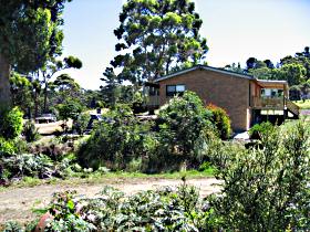 Daniel's Bay Retreat - Accommodation Nelson Bay 1