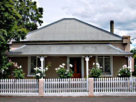 Arendon Cottage - Nelsons Bay Accommodation 0