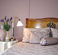Abbey's 'The Green House' - Accommodation Nelson Bay