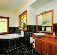 Beauty Point's Pomona Spa Cottages - Accommodation Nelson Bay