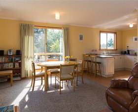 Shuckers Cottages - Accommodation Nelson Bay 2